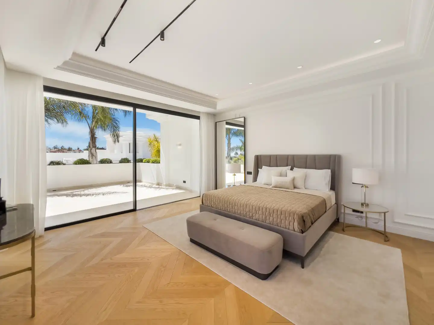 Schlafzimmer von Haus oder Chalet zum Verkauf in Marbella mit Klimaanlage, Heizung und Privatgarten