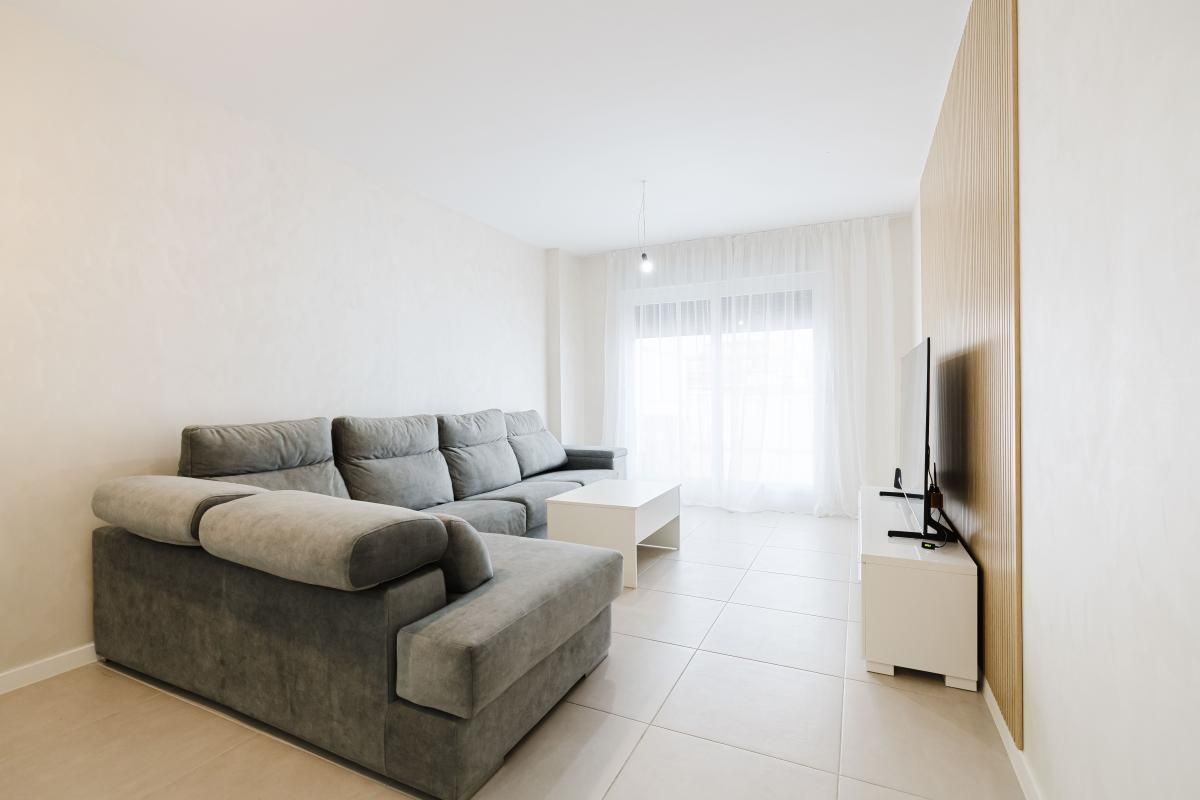 Living room of Flat for sale in Estepona  with Air Conditioner, Heating and Private garden