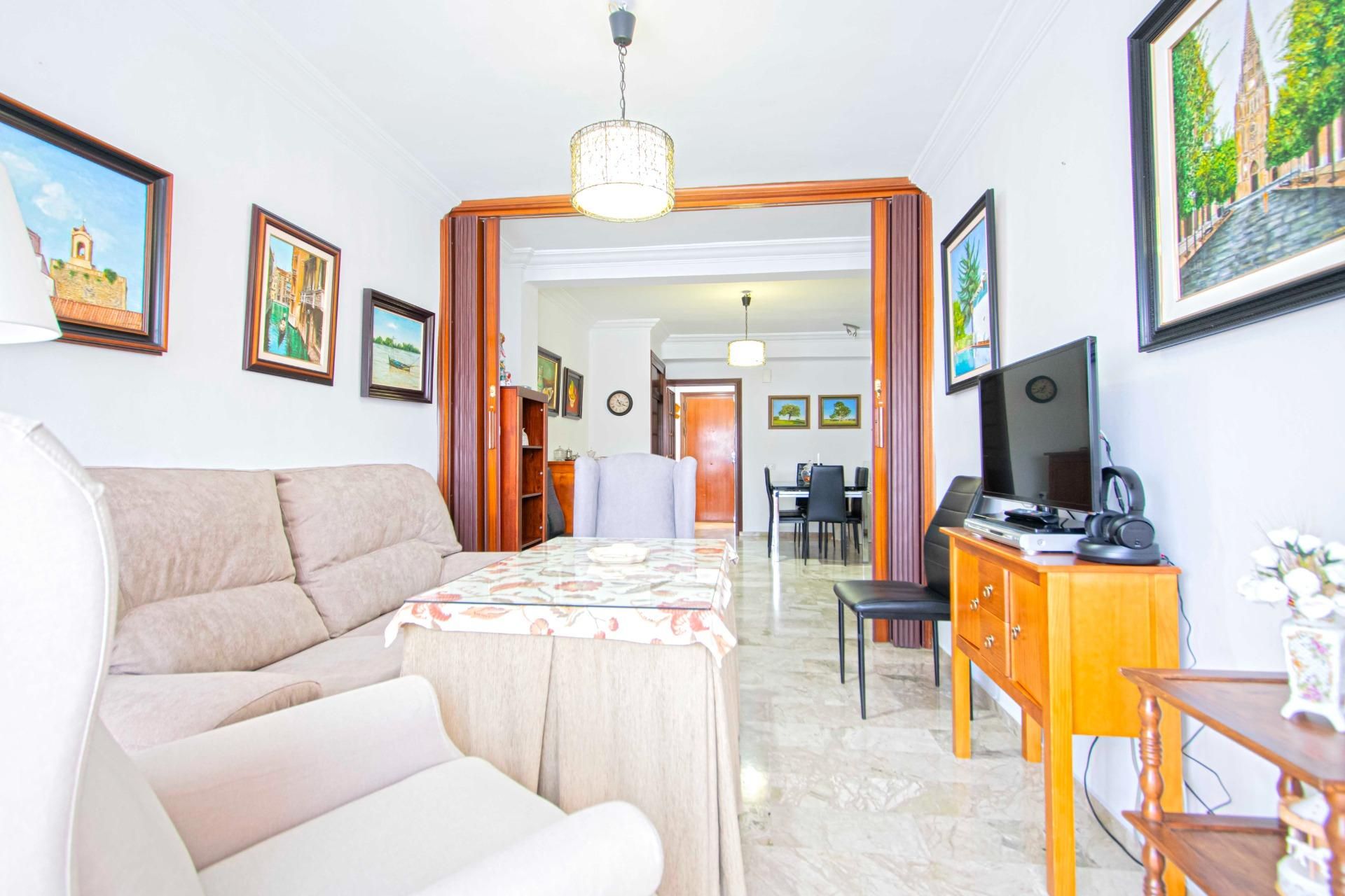 Sala d'estar de Pis en venda en  Sevilla Capital amb Aire condicionat