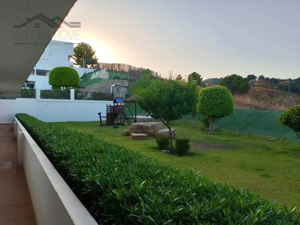 Terrassa de Dúplex en venda en Estepona amb Aire condicionat, Terrassa i Piscina
