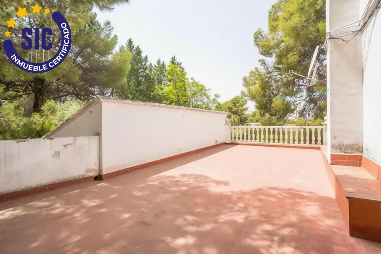 Jardín de Casa o chalet en venta en Serra con Aire acondicionado, Calefacción y Jardín privado