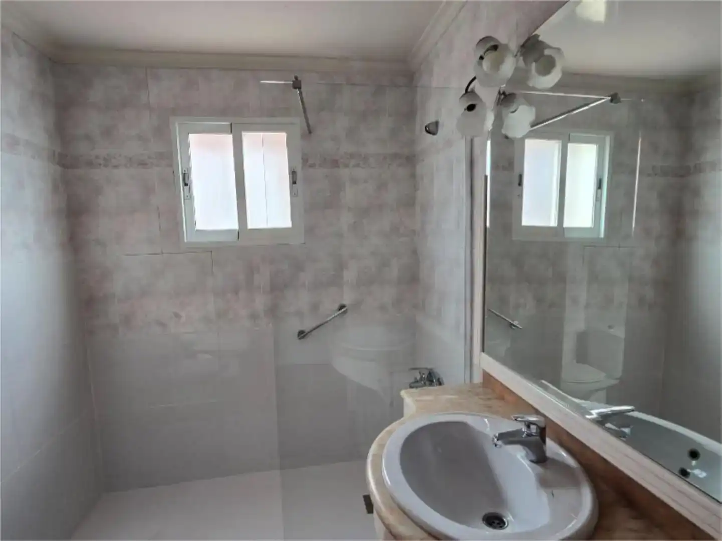 Baño de Casa o chalet de alquiler en Daimús con Aire acondicionado, Jardín privado y Trastero