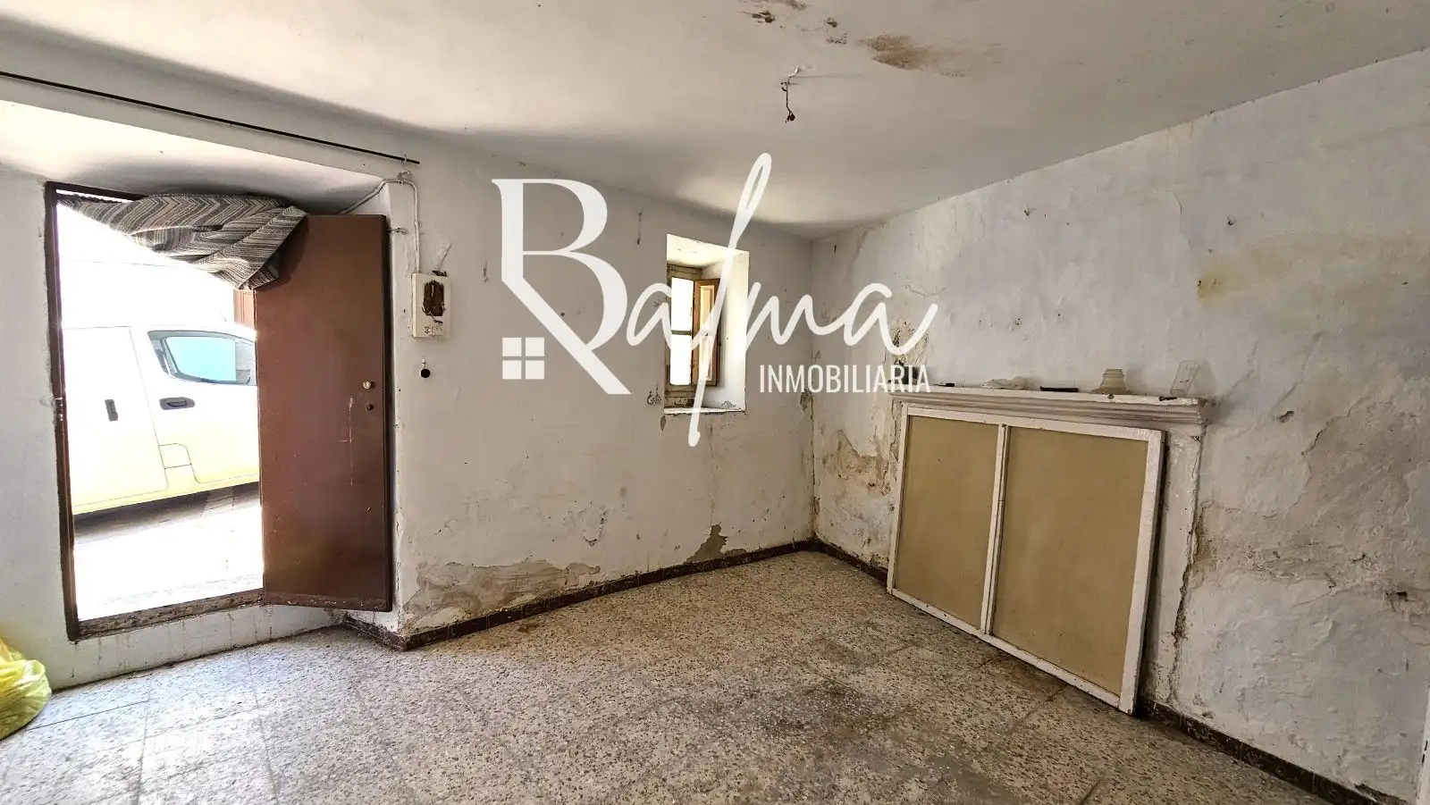 Casa adosada en venta en Alfarnate