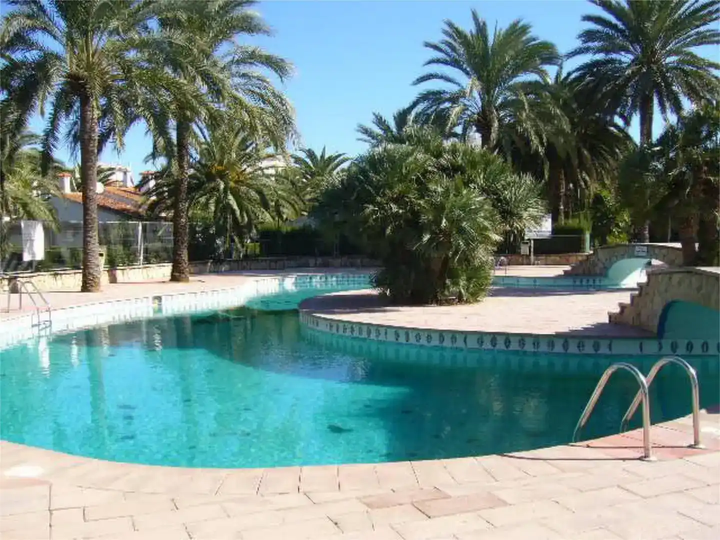 Piscina de Apartament de lloguer en Dénia amb Aire condicionat, Jardí privat i Piscina