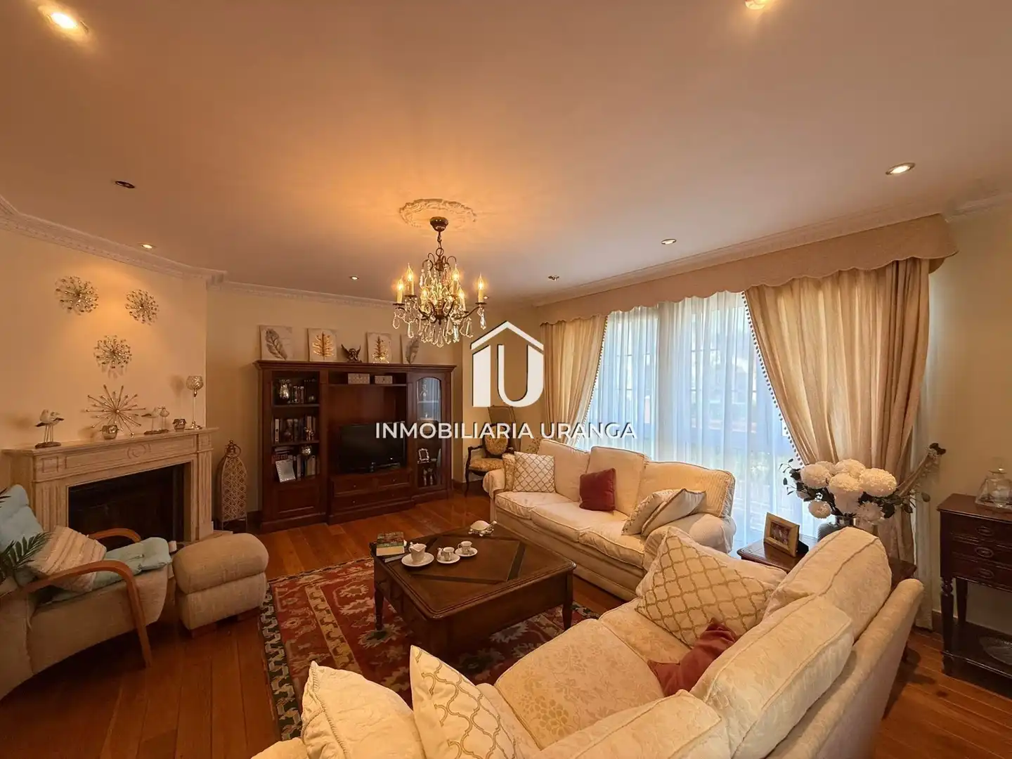 Sala de estar de Casa o chalet en venta en Laredo con Calefacción, Jardín privado y Terraza