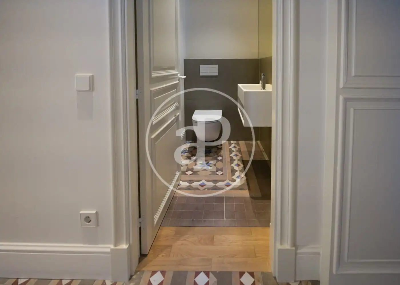 Baño de Piso de alquiler en Barcelona con Aire acondicionado, Calefacción y Amueblado