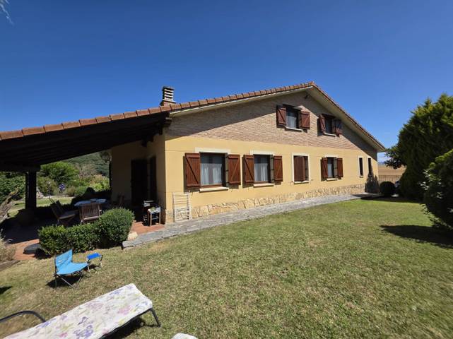 Casa-chalet en Venta en Marañón