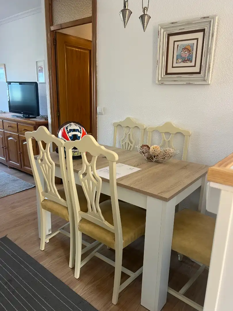 Menjador de Pis en venda en Baiona amb Jardí privat, Moblat i Forn