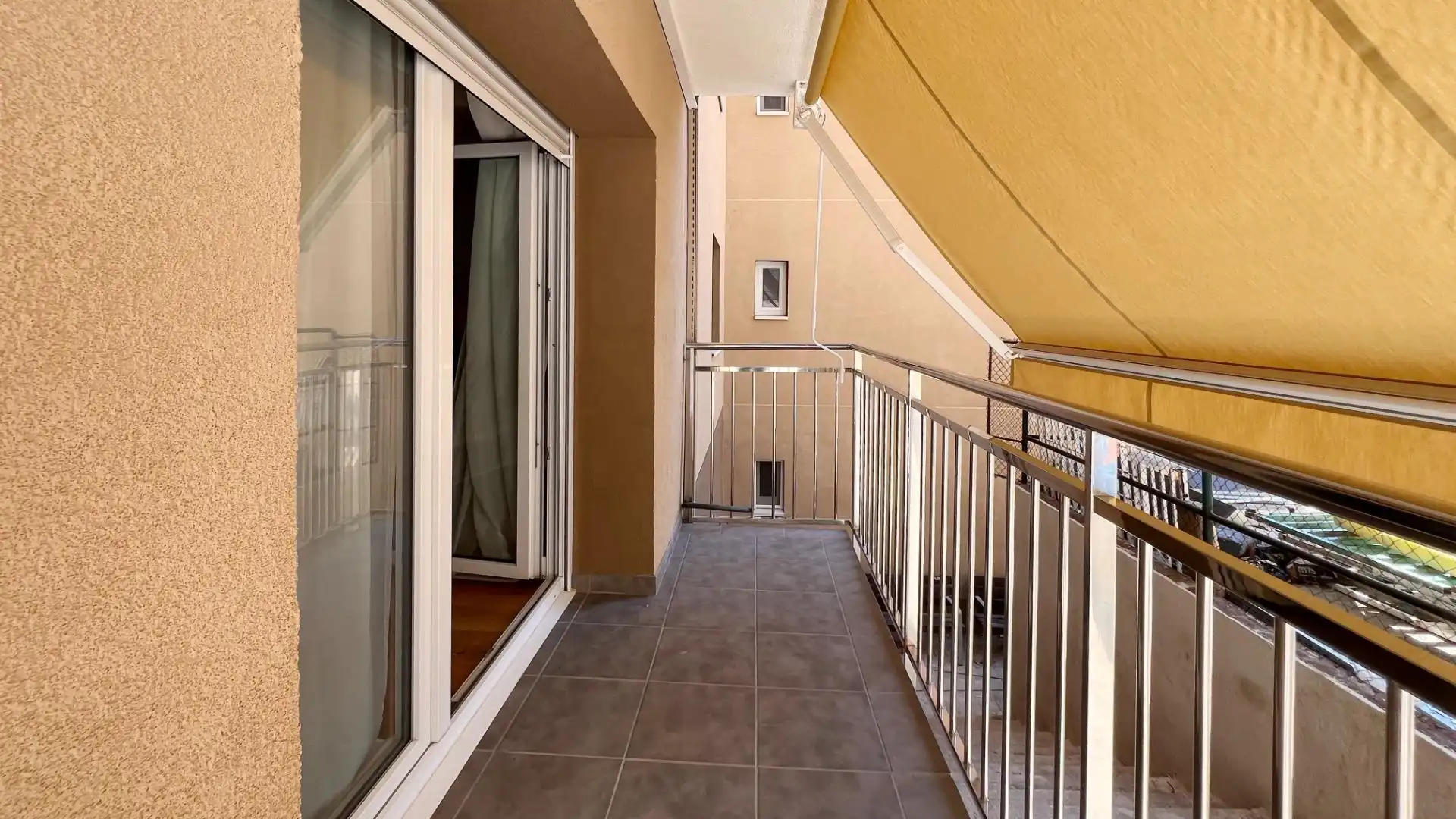 Piso con terraza en venta en Artigues - Llefià, imagen 3