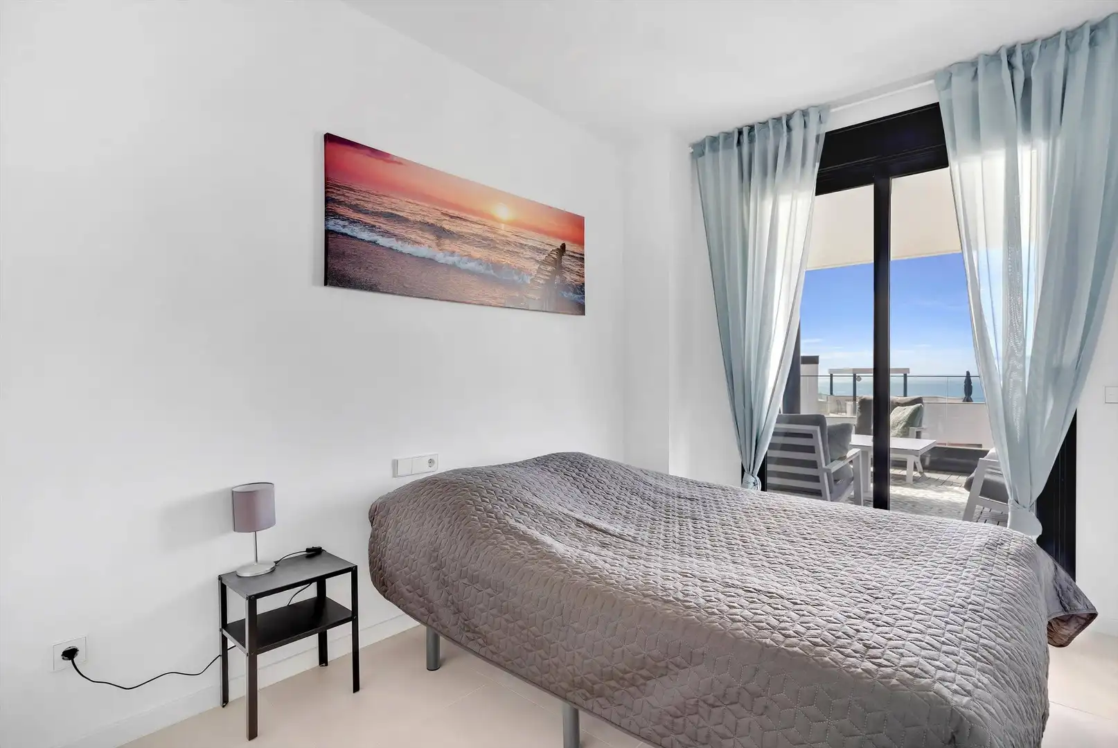 Dormitori de Apartament en venda en Fuengirola amb Aire condicionat, Jardí privat i Terrassa