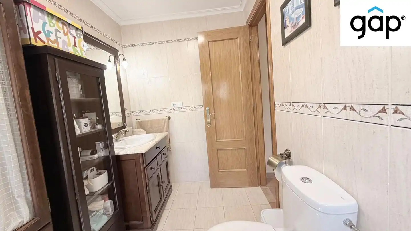 Bathroom of Houses for sale in Arcas del Villar  with Heating, Private garden and Furnished