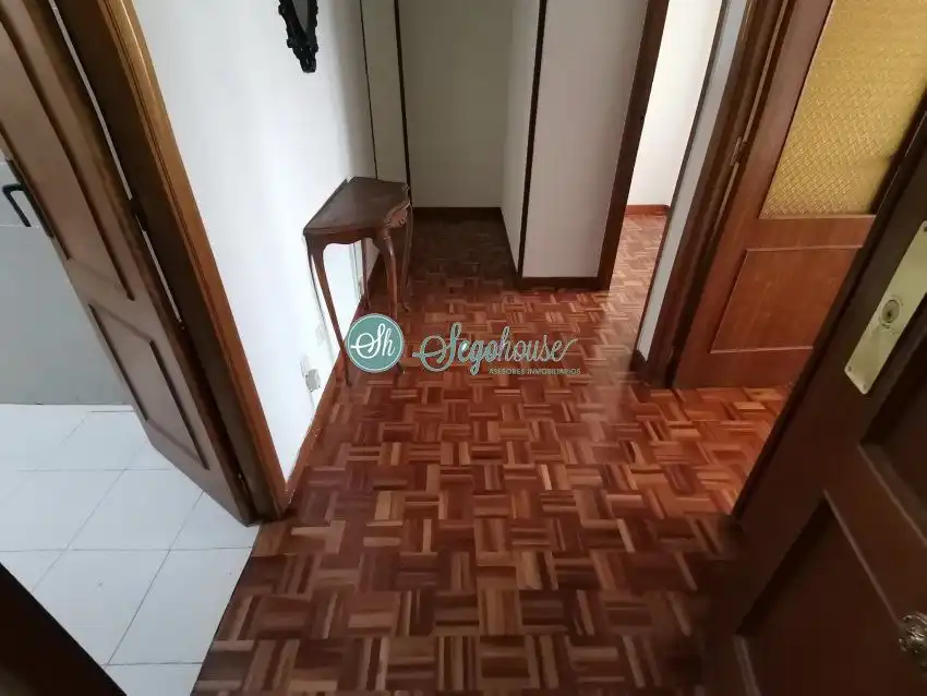 Piso en venta en Segovia con Calefacción, Parquet y Terraza