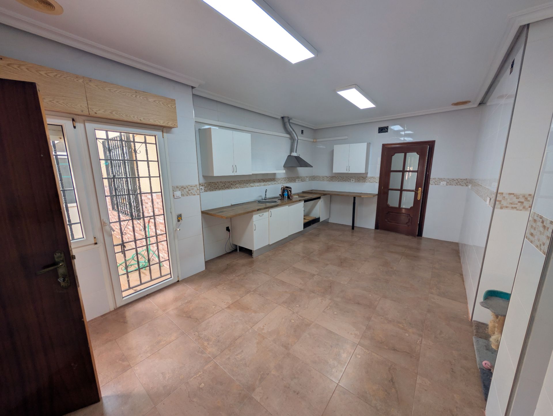 Kitchen of Flat for sale in Cartagena  with Air Conditioner, Terrace and Storage room