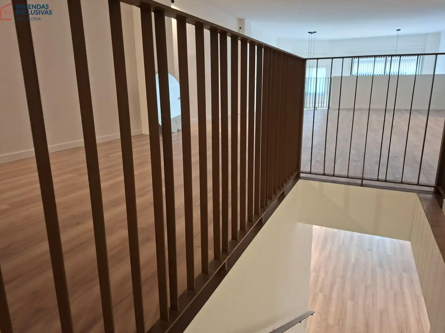 Dúplex en venta en Barcelona con Parquet, Balcón y Alarma