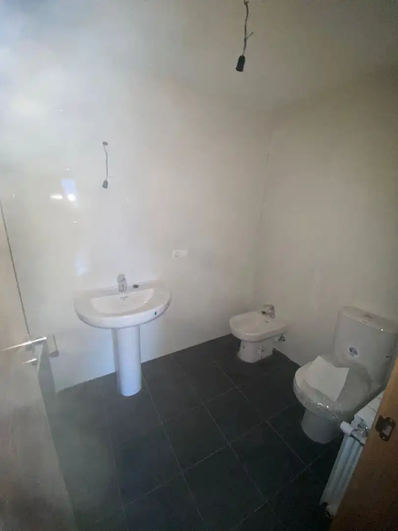 Badezimmer von Wohnung zum Verkauf in Burgos mit Heizung, Parkett und Terrasse