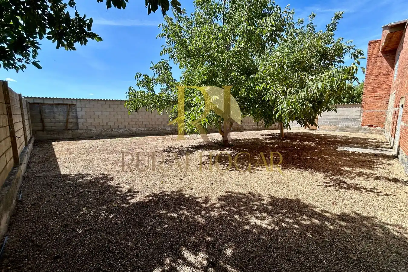 Houses for sale in Villazala  with Storage room