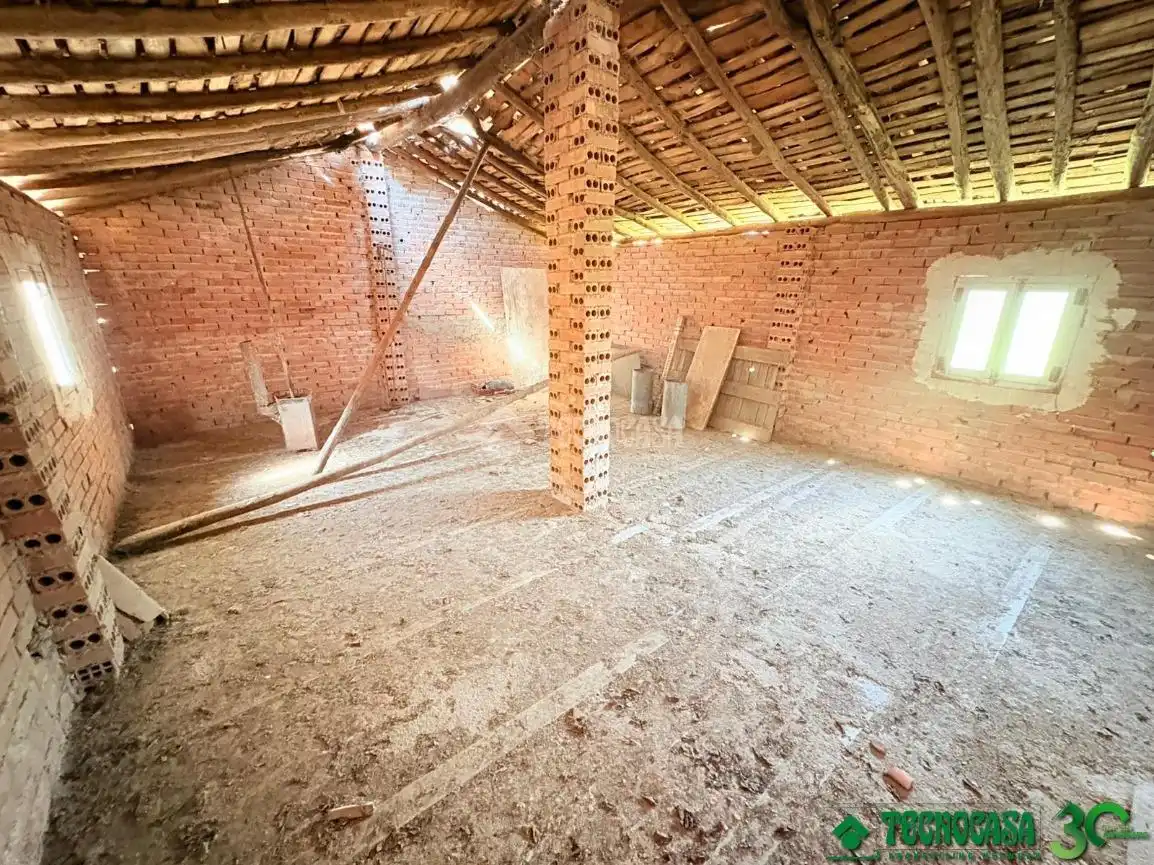 Casa adosada en venda en Mombeltrán