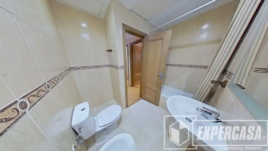 Baño de Ático en venta en Beniparrell con Aire acondicionado, Parquet y Terraza