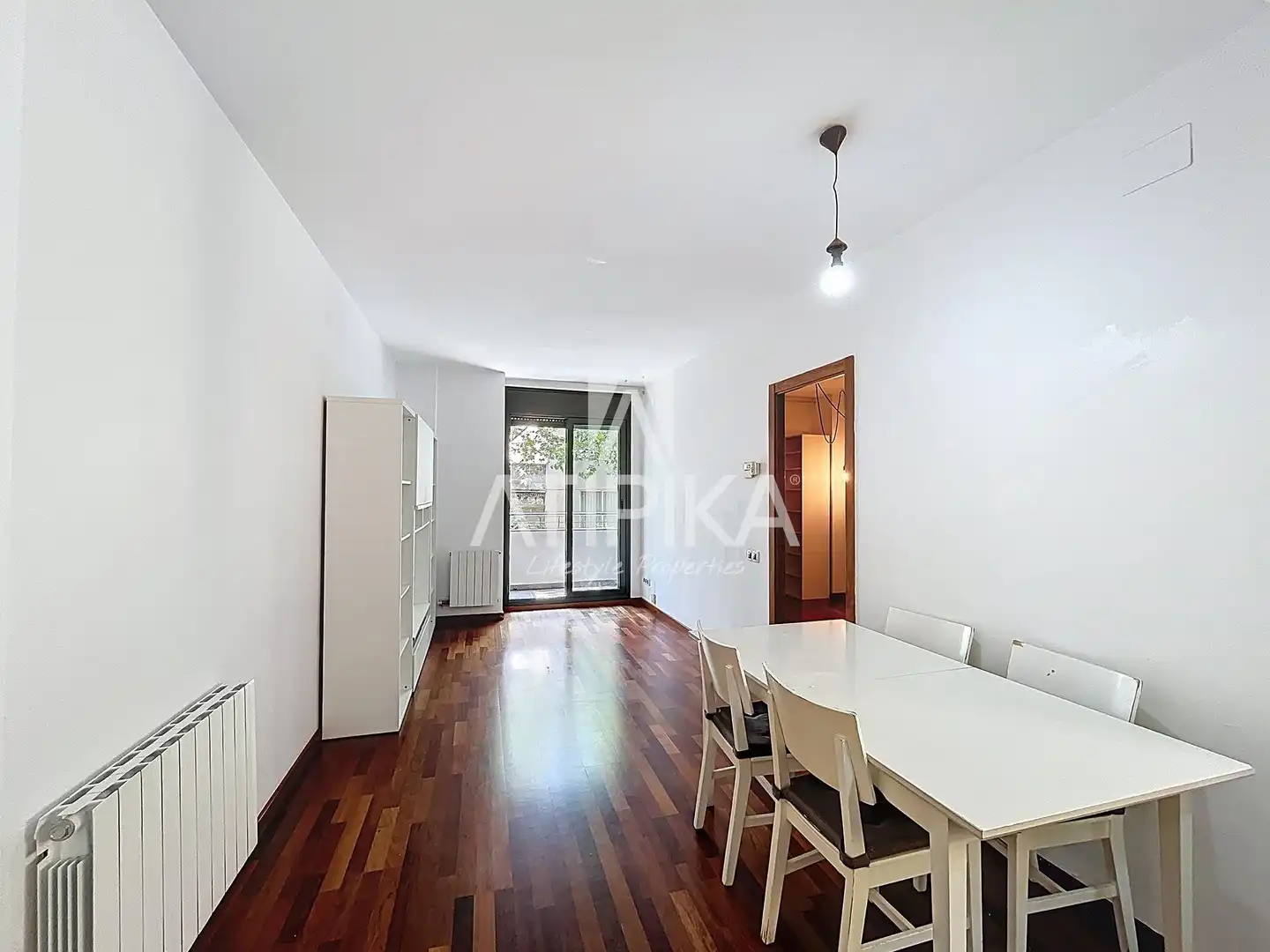 Exterior view of Flat for sale in  Barcelona Capital  with Air Conditioner, Heating and Parquet flooring