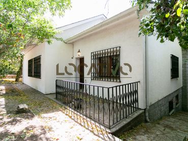 Casa amb piscina en venda a Robledo de Chavela