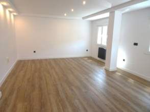 Bedroom of Flat for rent in Gijón   with Heating and Parquet flooring