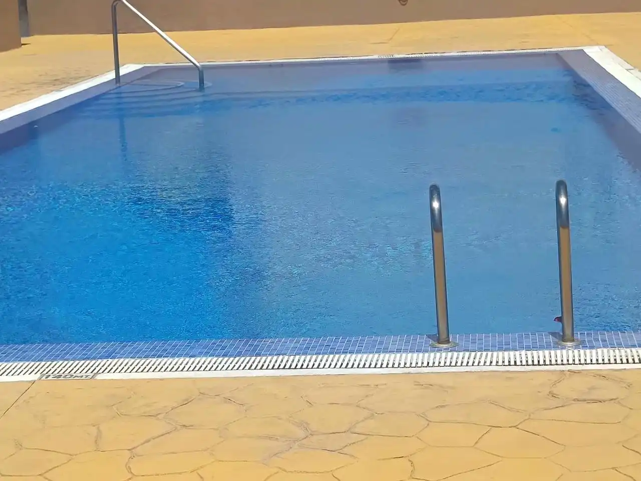 Piscina de Piso en venta en Arico con Terraza, Trastero y Amueblado
