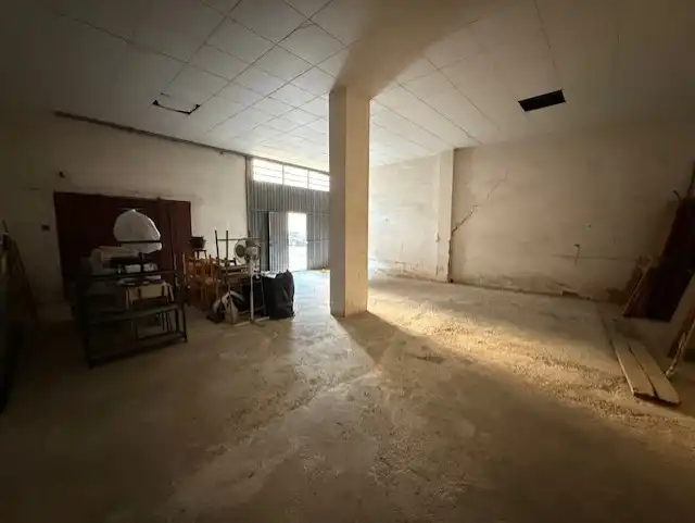 Local comercial en venda a Balaguer, imagen 3
