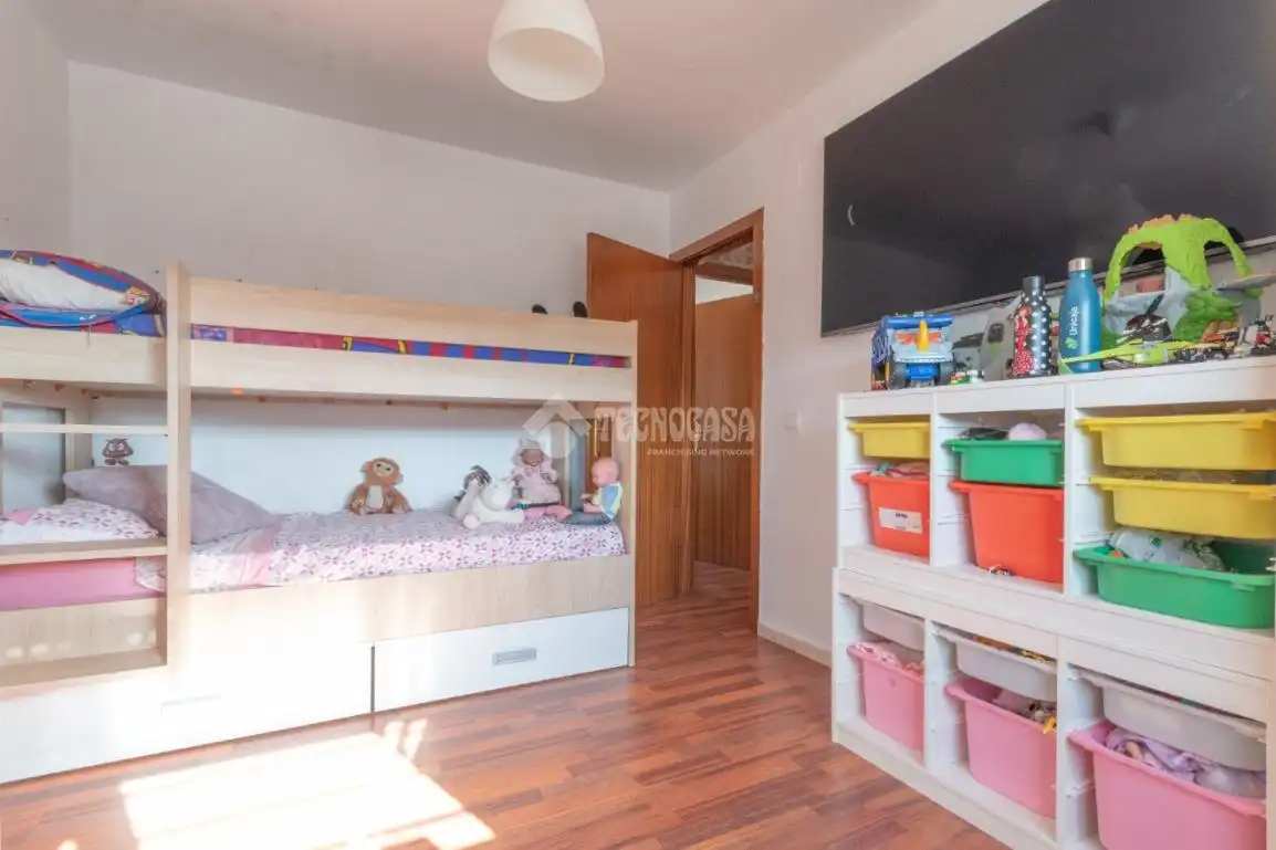 Dormitori de Casa adosada en venda en Málaga amb Aire condicionat i Traster
