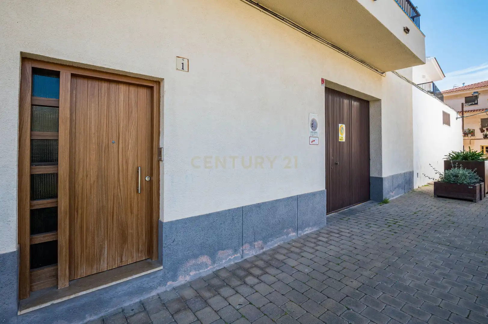 Exterior view of Houses for sale in Cunit  with Air Conditioner, Storage room and Balcony