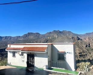 Vista exterior de Casa o xalet en venda en San Bartolomé de Tirajana amb Aire condicionat