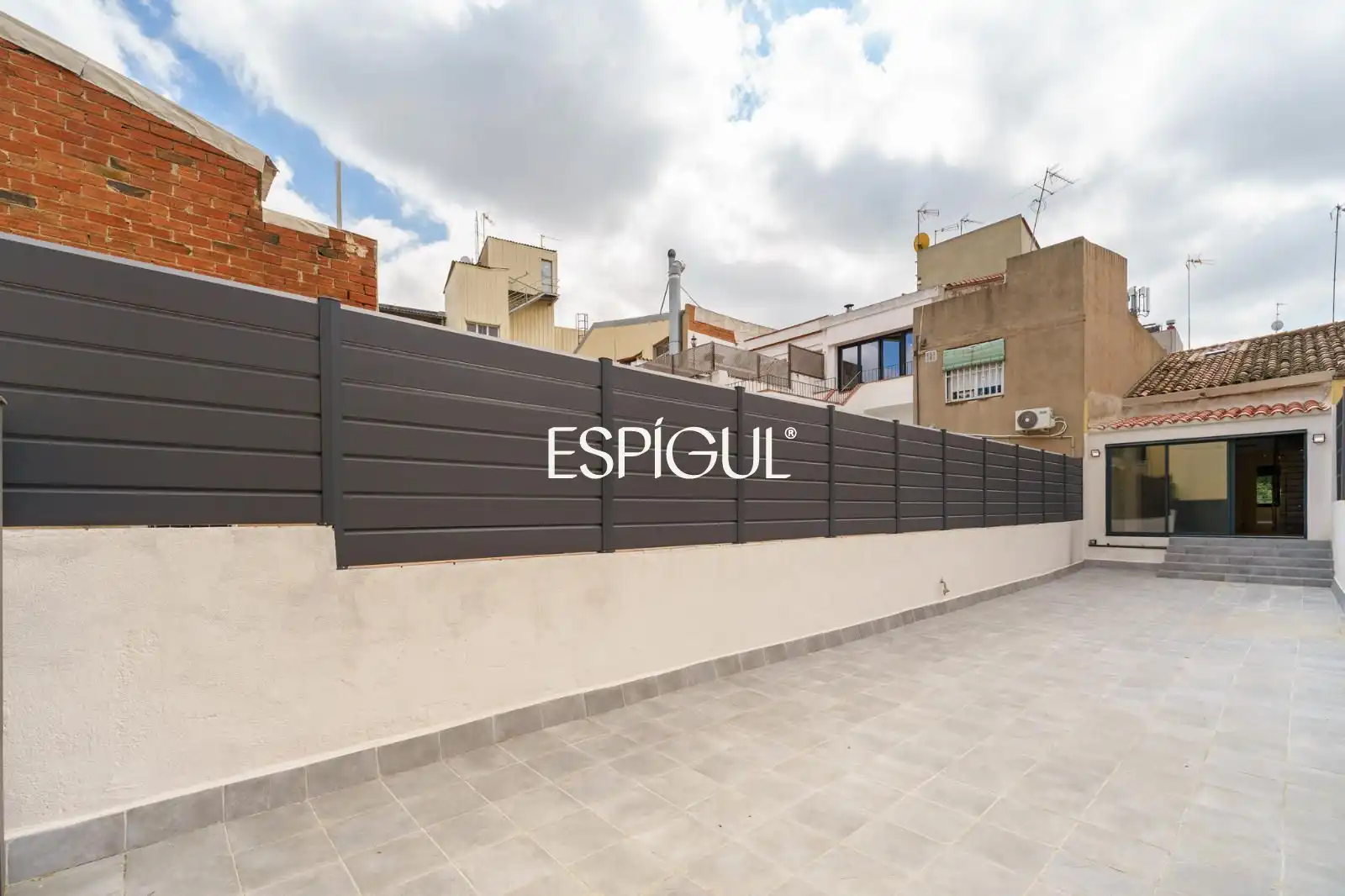 Vista exterior de Casa o xalet en venda en Sabadell amb Aire condicionat, Calefacció i Parquet