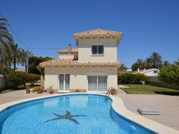 Xalet amb piscina en venda a Orihuela Costa