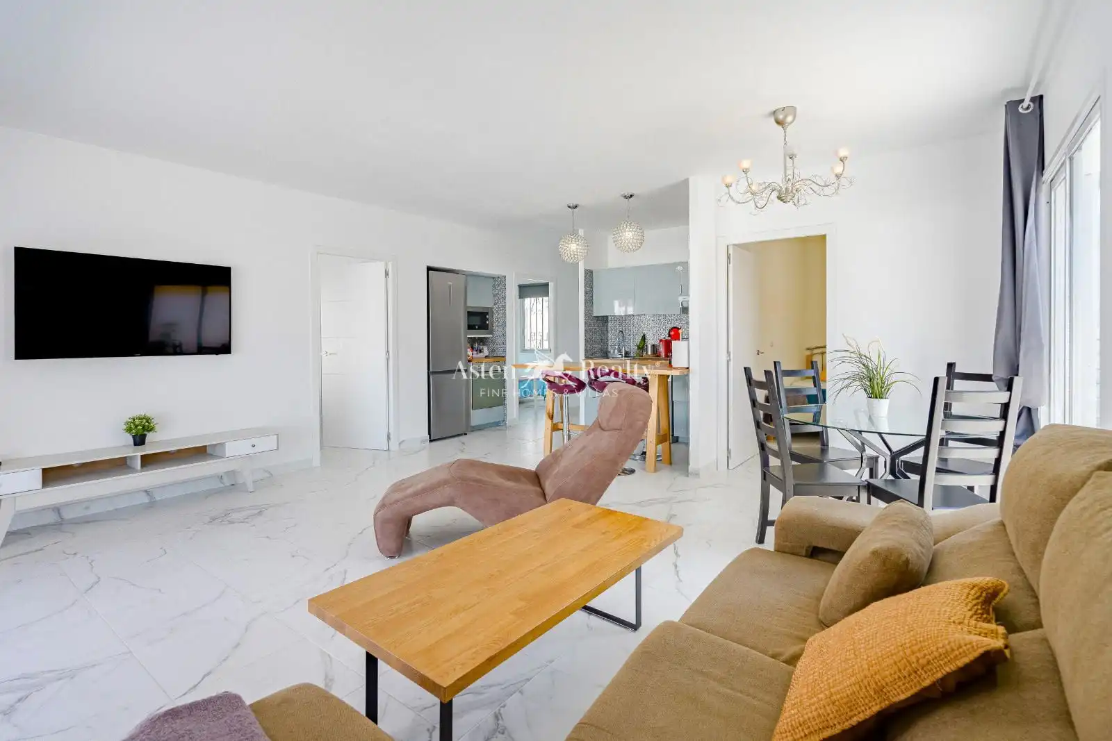 Sala d'estar de Casa o xalet en venda en Adeje amb Aire condicionat, Terrassa i Traster