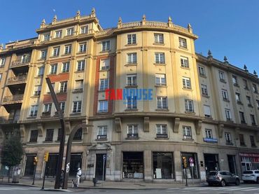Pis amb ascensor en venda a Constitución
