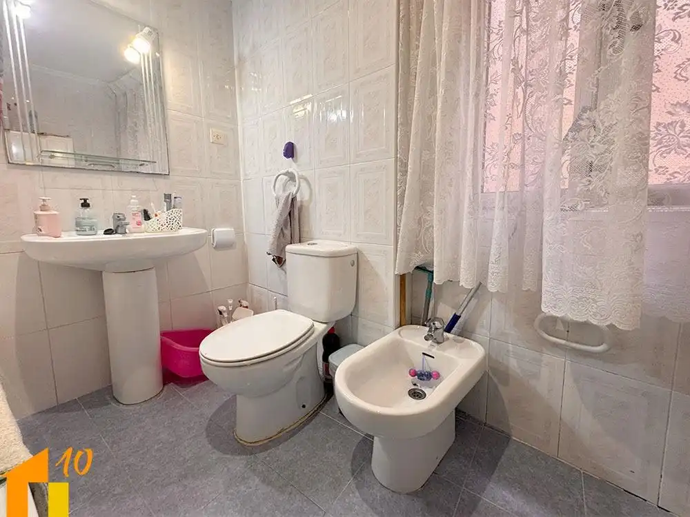 Baño de Piso en venta en Briviesca con Calefacción y Terraza