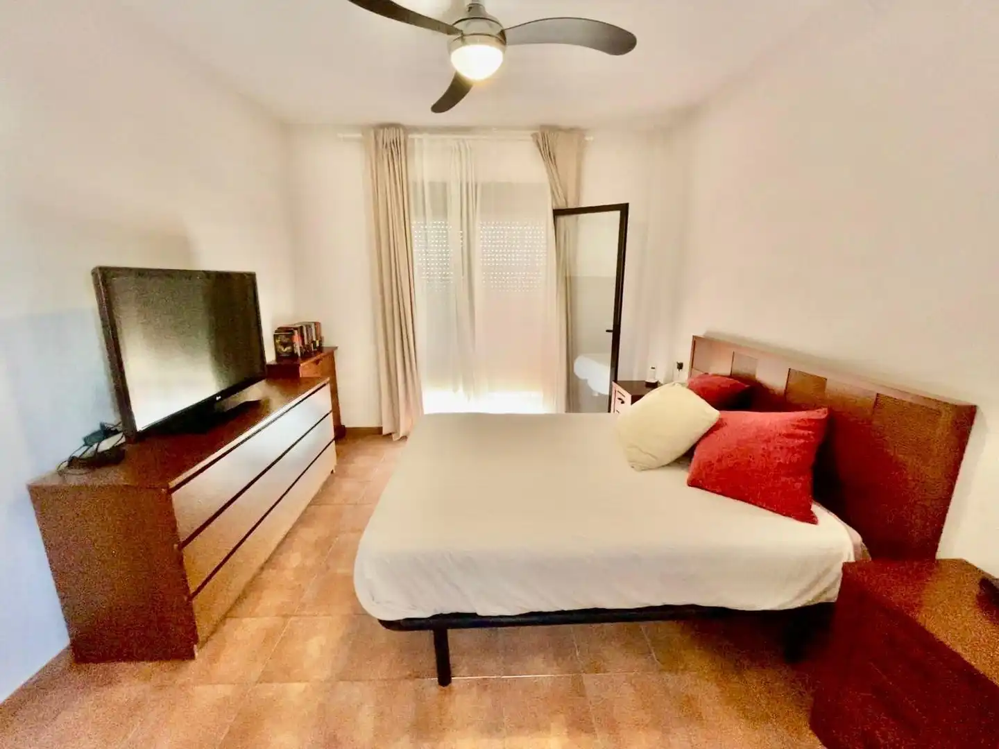 Schlafzimmer von Haus oder Chalet zum Verkauf in Benalmádena mit Klimaanlage, Heizung und Privatgarten