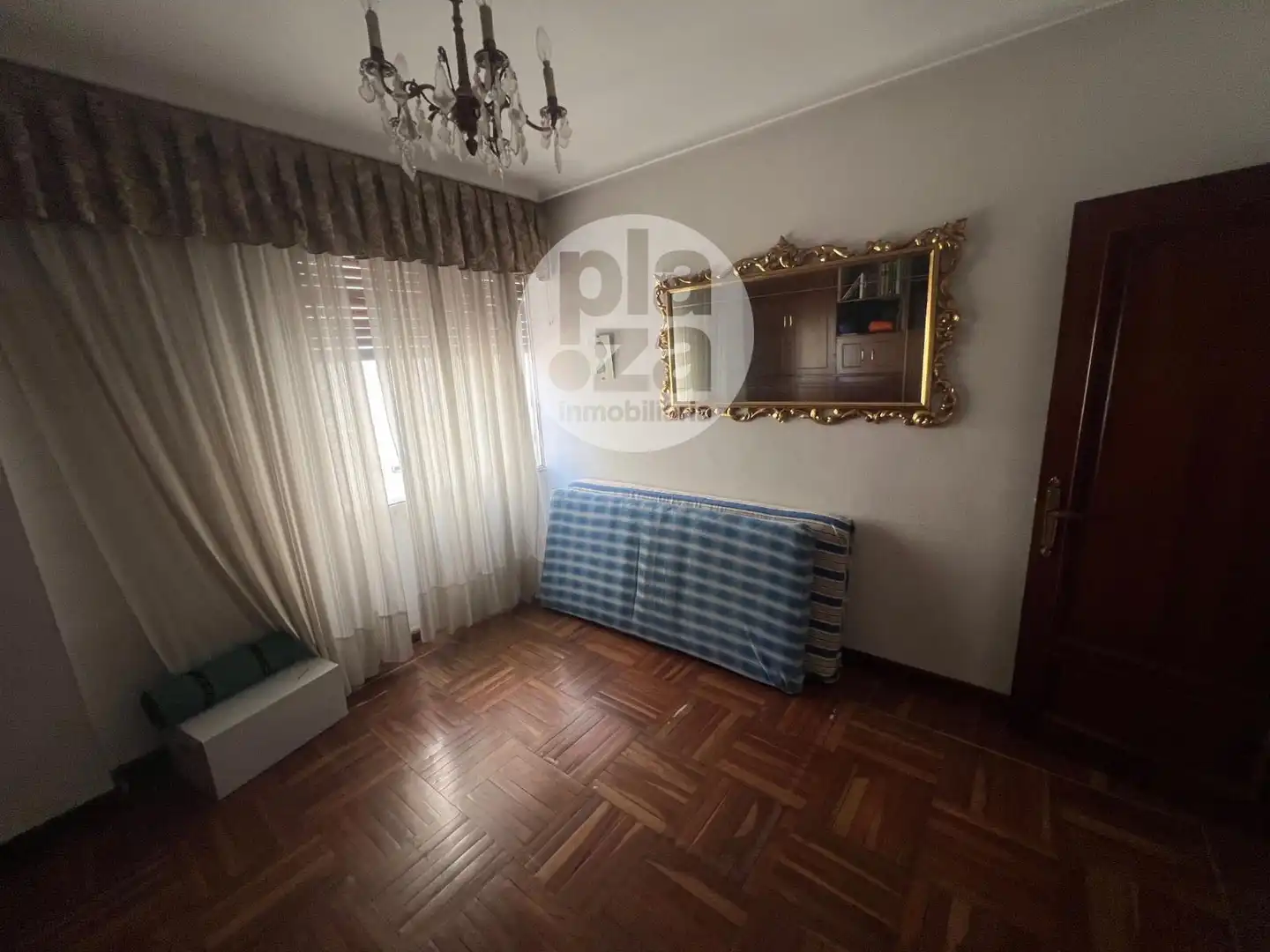 Habitación de Piso en venta en Burgos con Terraza y Trastero