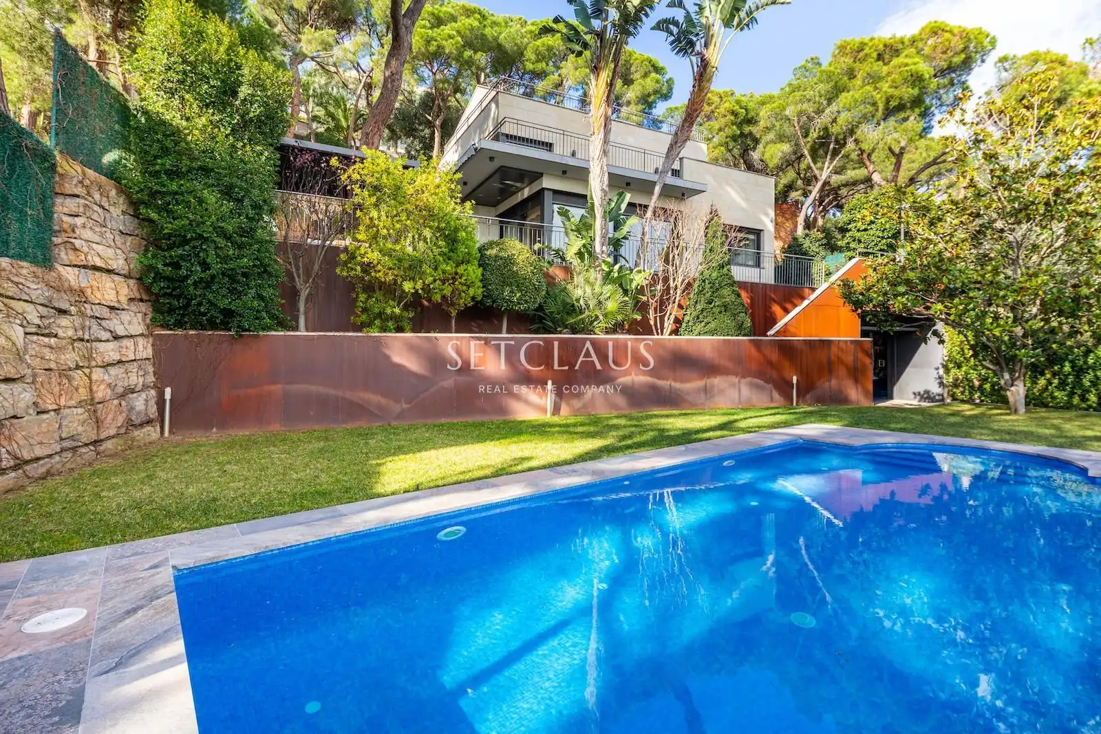 Vista exterior de Casa o xalet en venda en Premià de Dalt amb Aire condicionat, Calefacció i Jardí privat