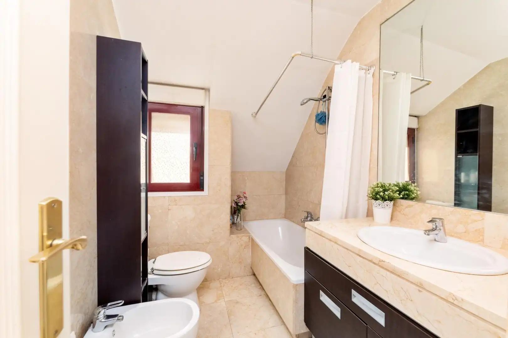 Baño de Ático en venta en Las Rozas de Madrid con Aire acondicionado, Calefacción y Jardín privado