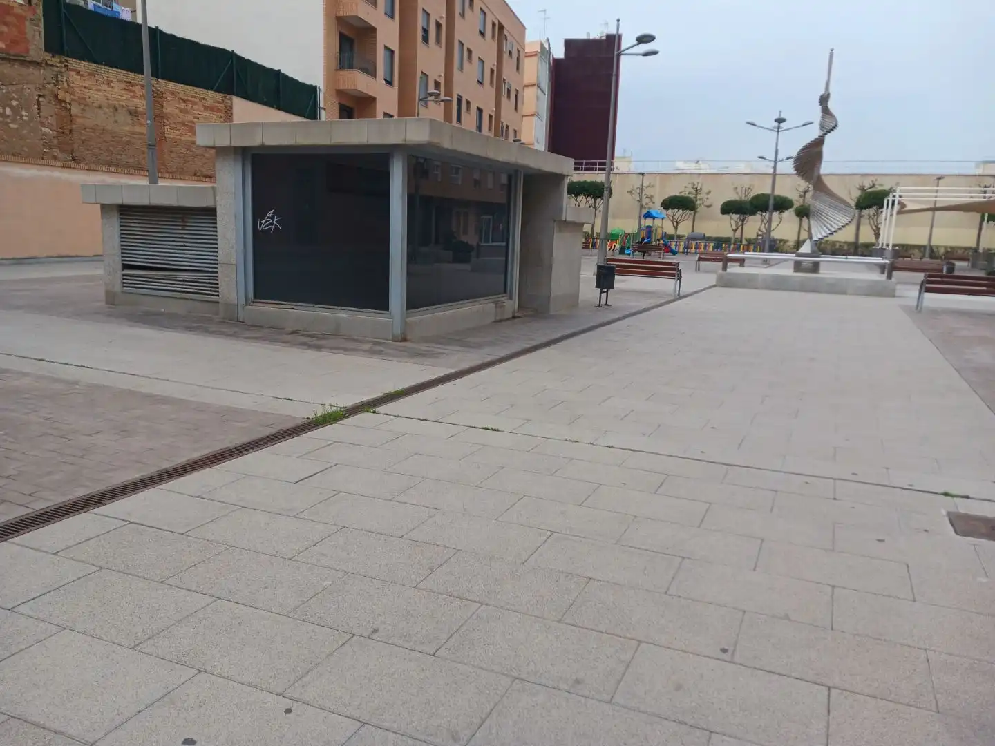 Vista exterior de Garatge en venda en Mislata