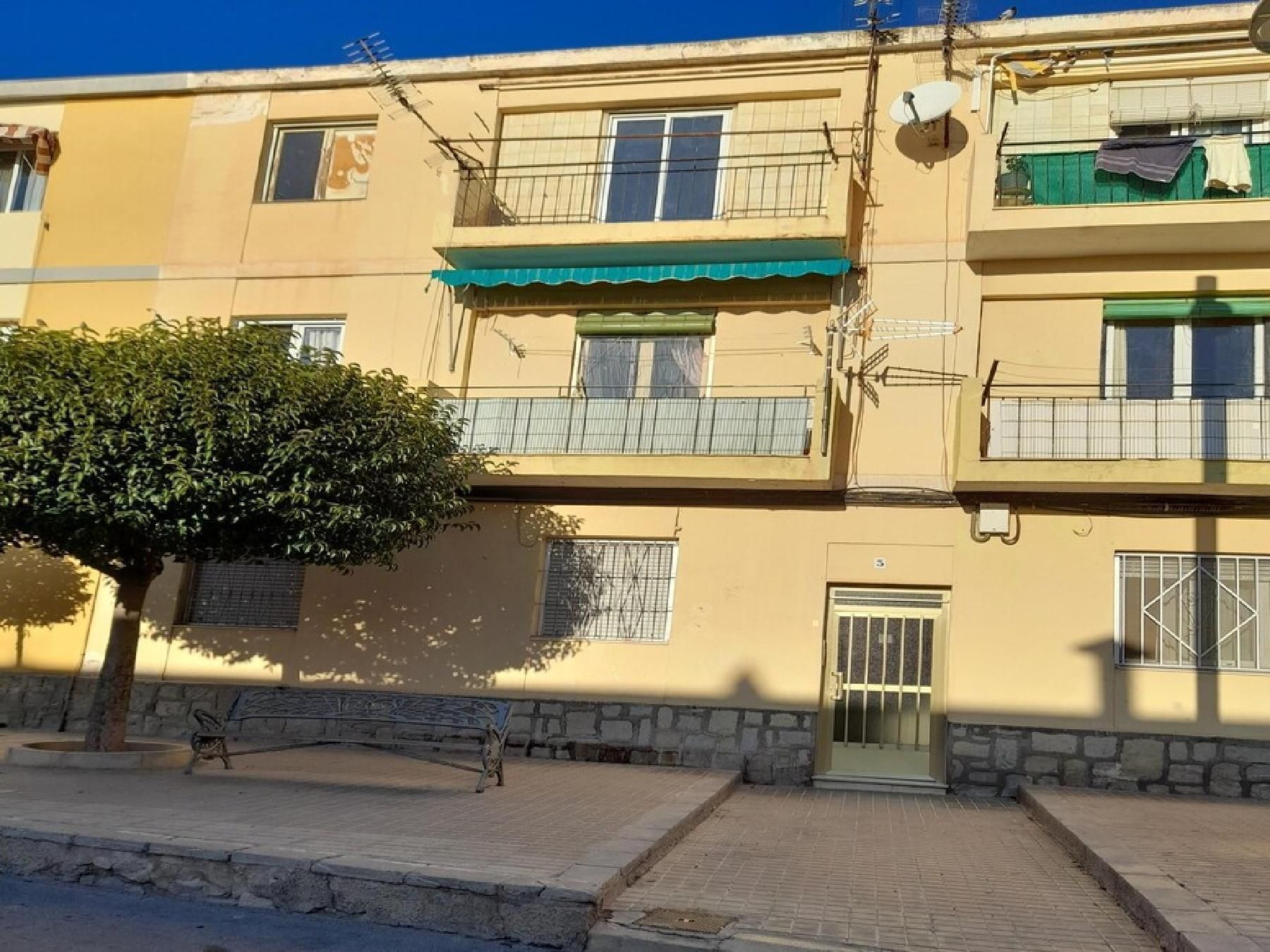 Vista exterior de Pis en venda en Elda amb Terrassa