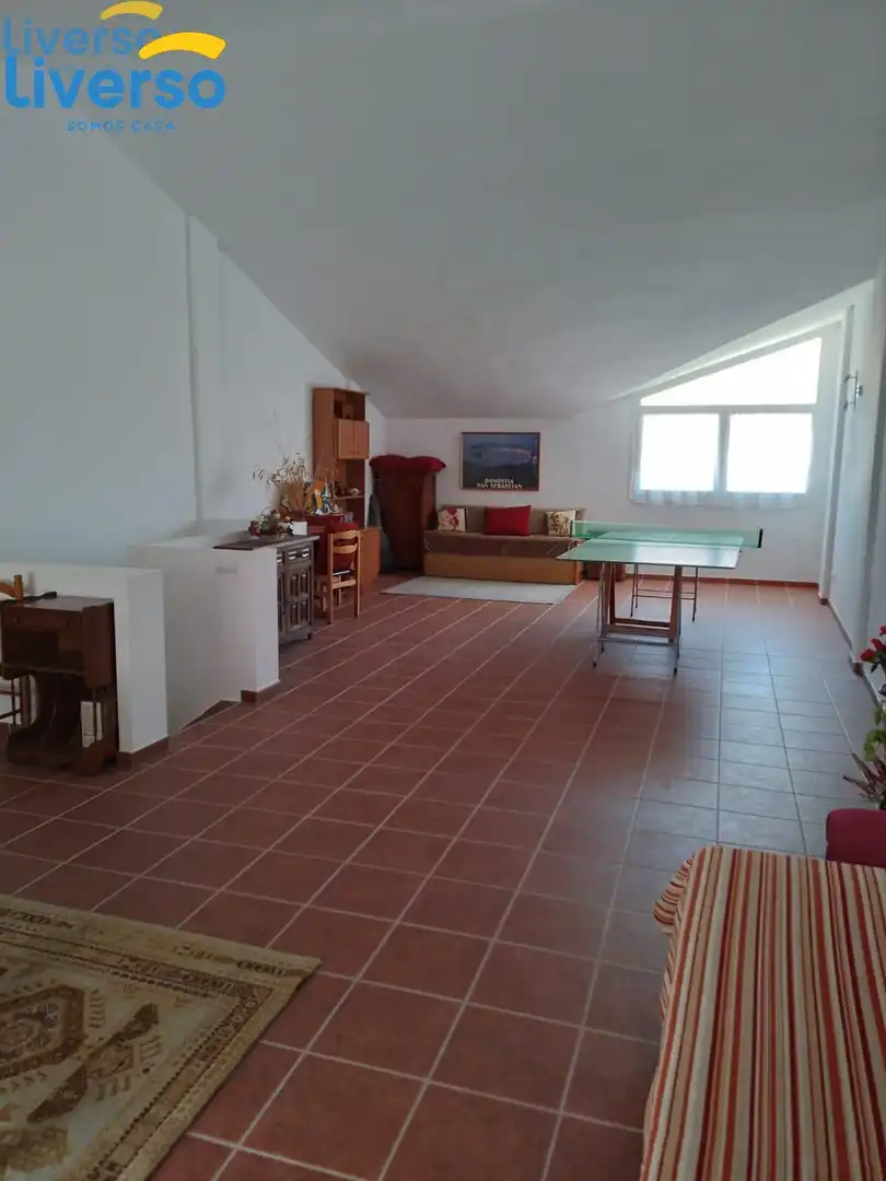 Einfamilien-Reihenhaus zum Verkauf in Pradoluengo mit Heizung, Privatgarten und Parkett