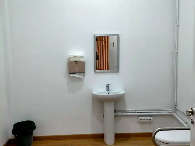 Bany de Local en venda en Barbastro amb Aire condicionat