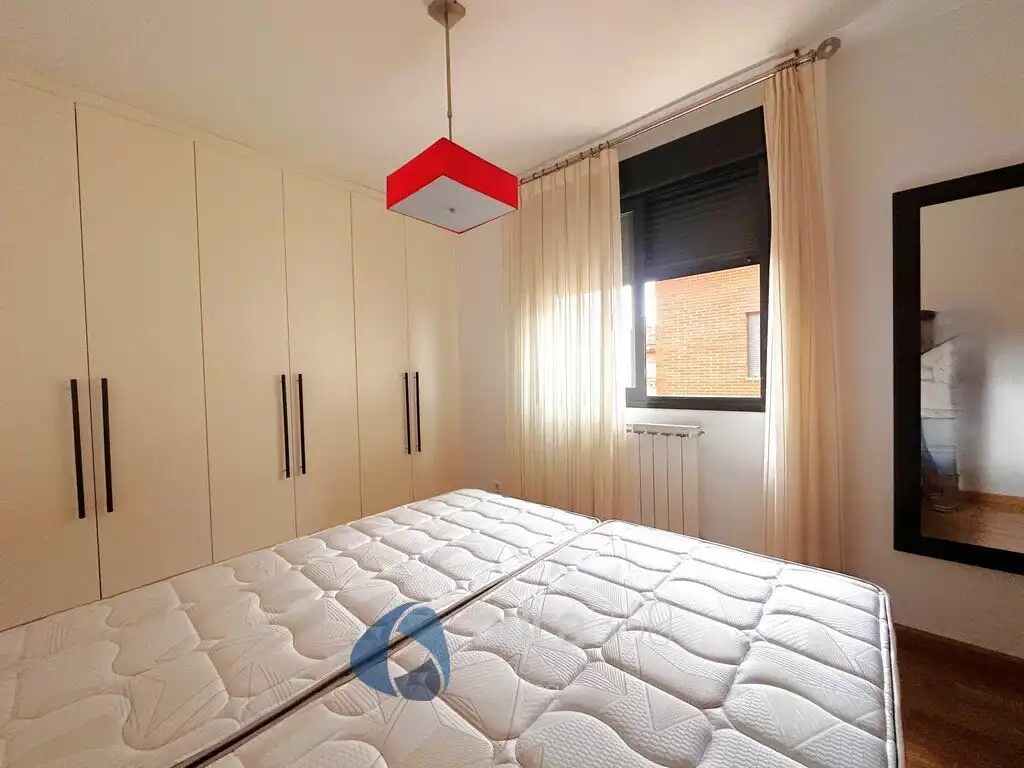 Dormitori de Casa o xalet en venda en Cirueña amb Calefacció, Jardí privat i Terrassa