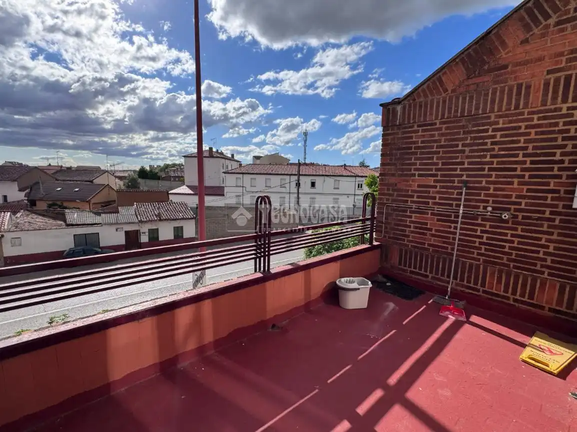 Terrasse von Wohnung zum Verkauf in Valencia de Don Juan mit Heizung, Parkett und Terrasse