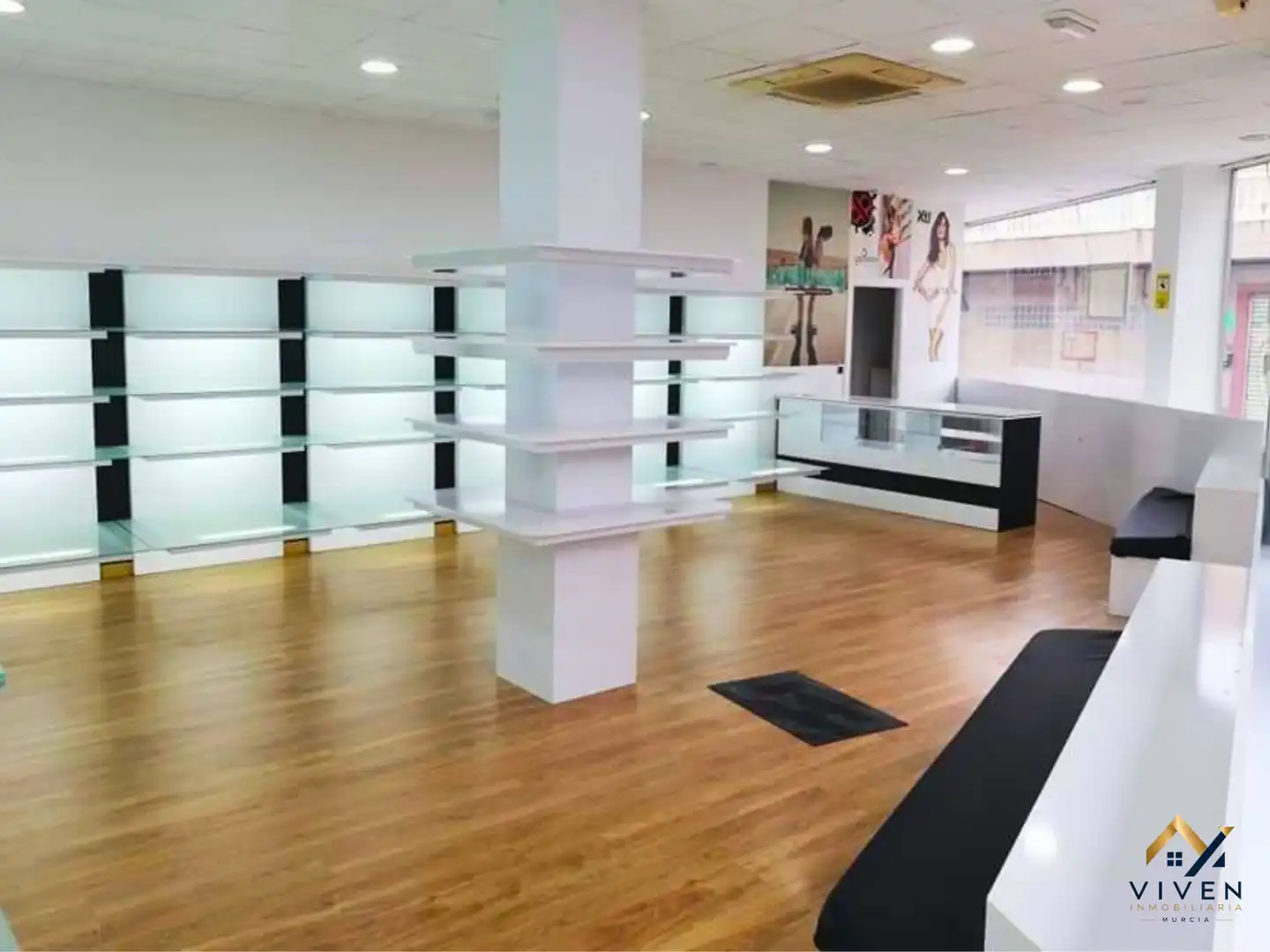 Local comercial en venta en Avenida Reyes Católicos, imagen 2