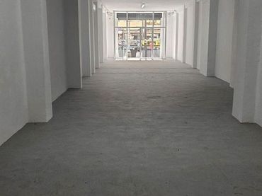 Locale commerciale in affitto a Campanar