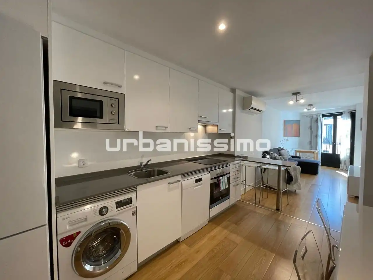 Vista exterior de Apartamento de alquiler en Madrid con Aire acondicionado, Calefacción y Amueblado