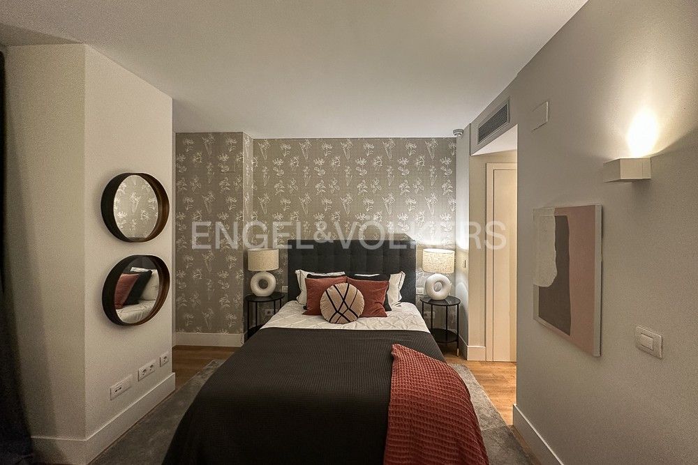 Dormitori de Apartament de lloguer en  Valencia Capital amb Aire condicionat, Calefacció i Jardí privat