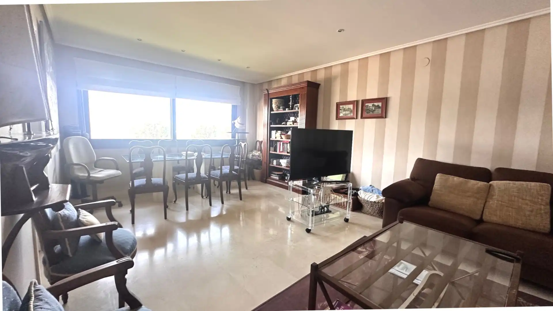 Sala de estar de Piso en venta en Castro-Urdiales con Calefacción, Trastero y Amueblado